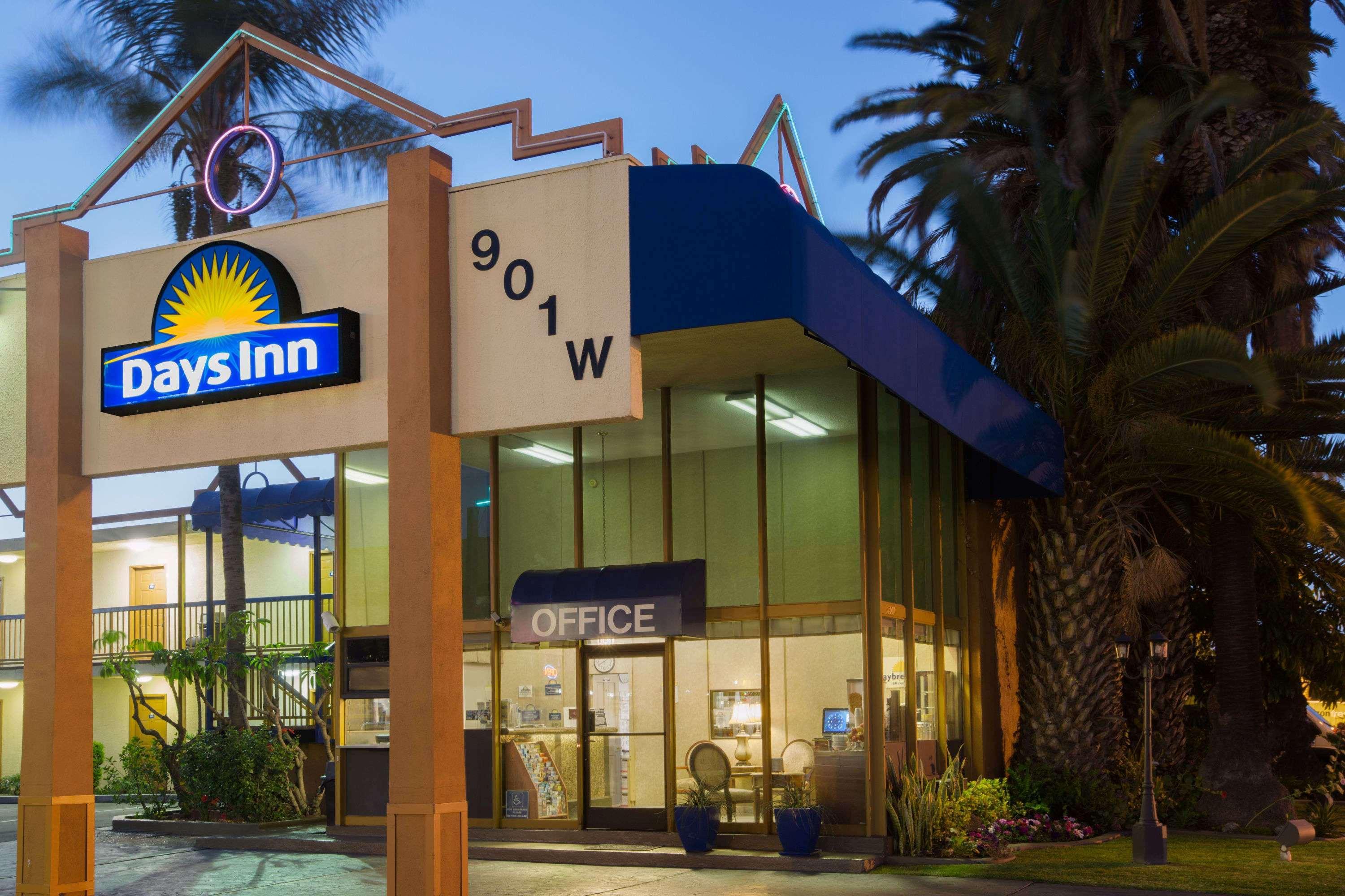 Days Inn By Wyndham Los Angeles Lax/Venicebch/Marina Delray Inglewood Eksteriør bilde